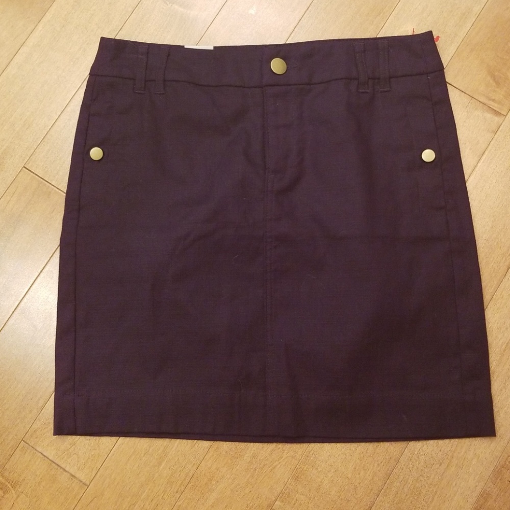 NWT Gap Dark Purple Skirt with 2 fronts pockets